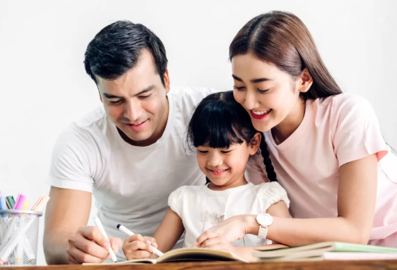 Peran Orang Tua dalam Pendidikan Anak di Rumah